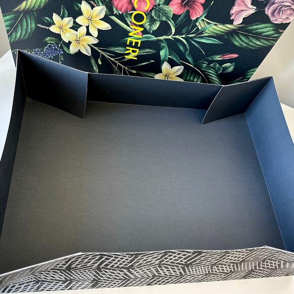 Falconeri Large Floral Gift Box XL 18.75" x 13.75" 4.5" - Picture 8 of 9